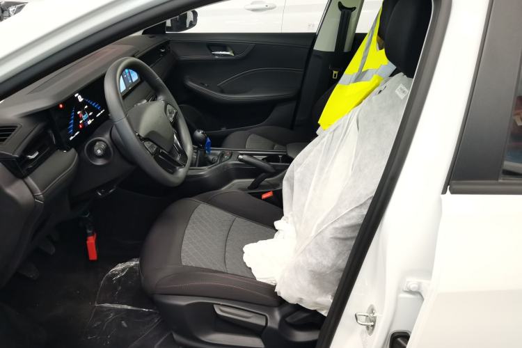 Used Roewe i5 2026 Model 1.5L Manual Comfort Version