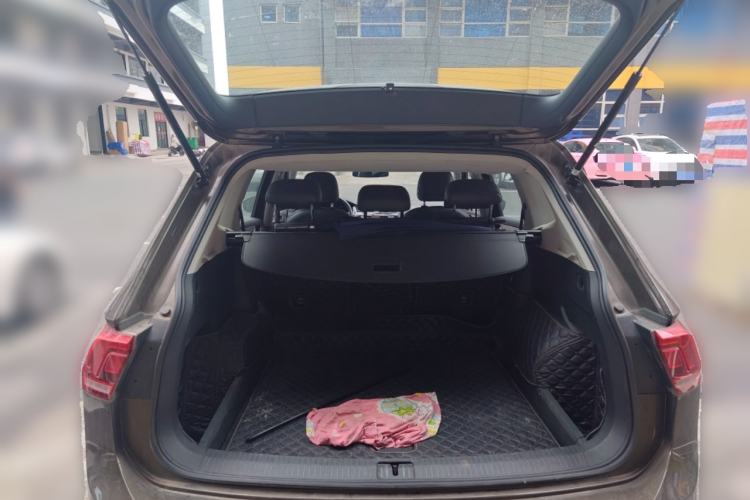 Used Volkswagen Tiguan L 2017 330TSI Automatic Two-Wheel Drive Luxury Edition
