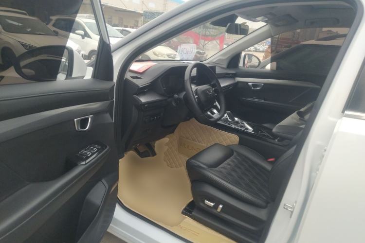 Used Wuling Asta 2022 2.0L DHT Electric-Speed Version

