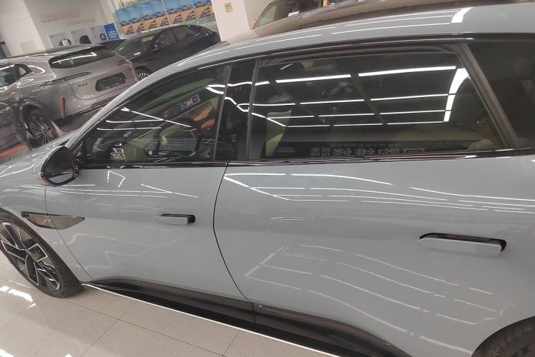 Used  12 2023 700 Three-Laser Rear-Wheel Drive Luxury Edition
