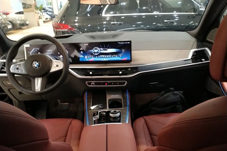 Used BMW X5 2023 xDrive 40Li M Sport Package