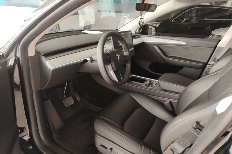 Used Tesla Model Y 2023 Rear-Wheel-Drive Version
