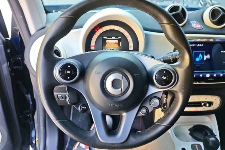 Used  fortwo 2015 1.0L 52 kW Hardtop Passion Edition
