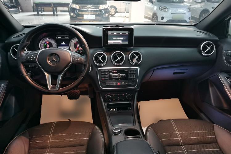 Used Mercedes-Benz A-Class 2015 A 200 Fashion Model