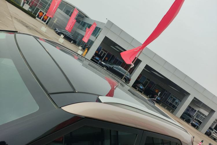 Used Hyundai ix25 2015 1.6L Automatic Two-Wheel-Drive Deluxe DLX Model
