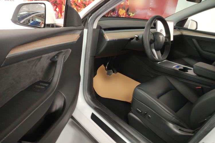 Used Tesla Model Y 2022 Rear-Wheel-Drive Version
