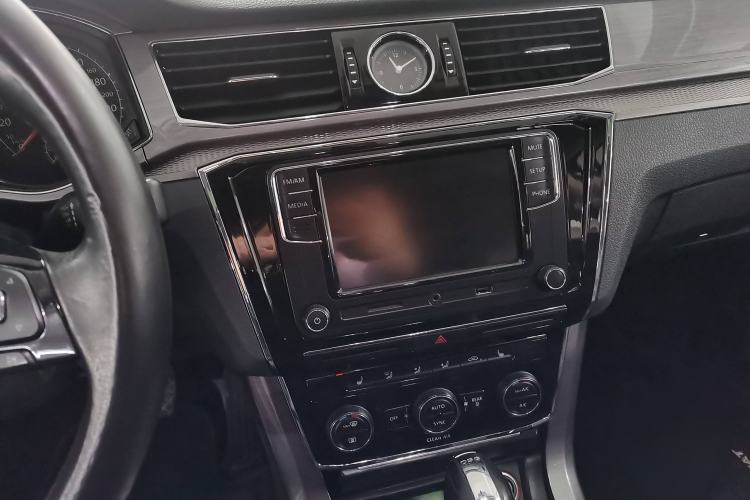 Used Volkswagen Passat 2017 330TSI DSG Luxury Edition
