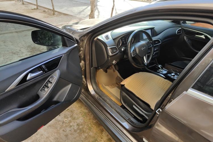 Used Infiniti QX30 2017 1.6T Two-Wheel Drive Fashion Edition