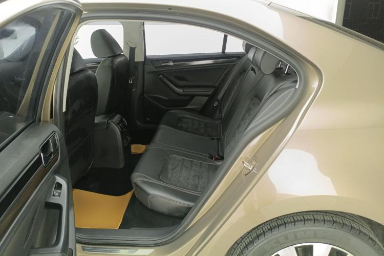 Used Volkswagen Sagitar 2015 230TSI Automatic Luxury Model