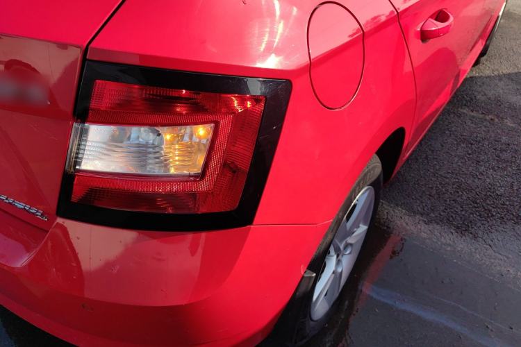 Used Skoda Fabia 2017 1.4L Automatic Car Enjoy Edition
