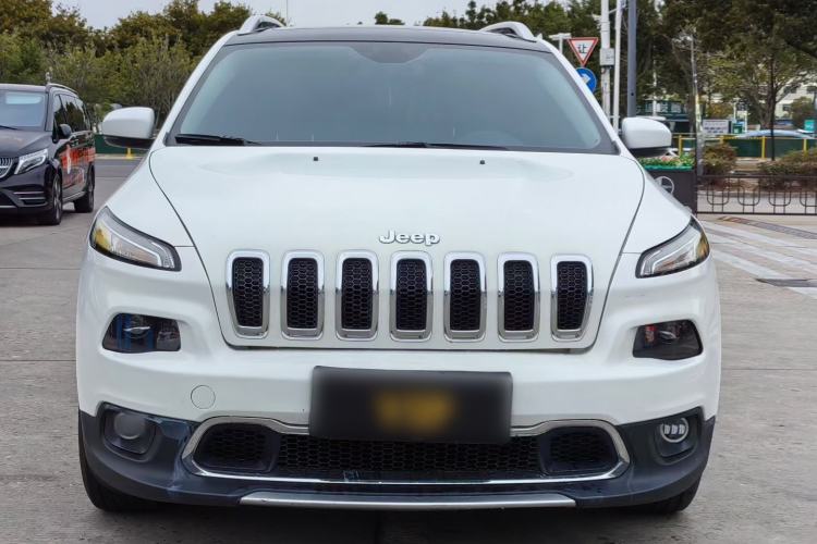 Used  Cherokee 2017 2.0L Superior Edition
