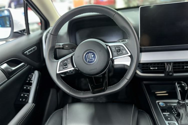 Used BYD Tang 2019 2.0T Automatic SmartConnect Luxury 7-Seater China VI Standard
