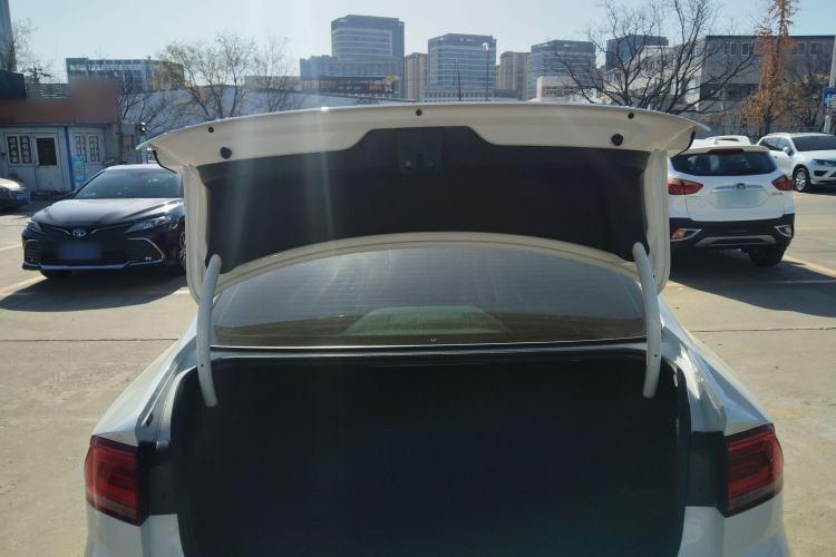 Used Volkswagen Lamando 2015 280TSI DSG Comfort Edition
