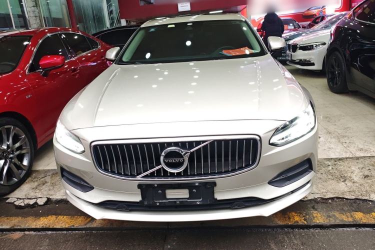 Used Volvo S90 2018 T4 Zhiyuan Edition
