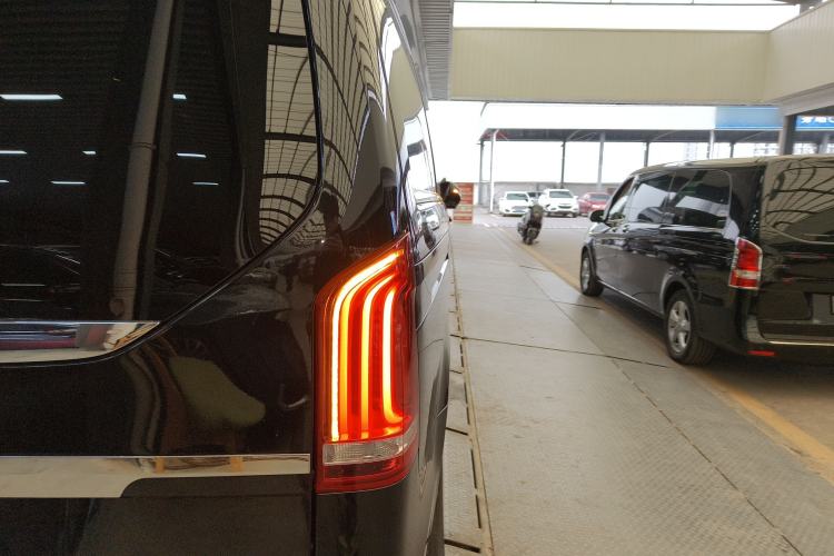 Used Mercedes-Benz V-Class 2018 V 260 Prestige Edition China VI