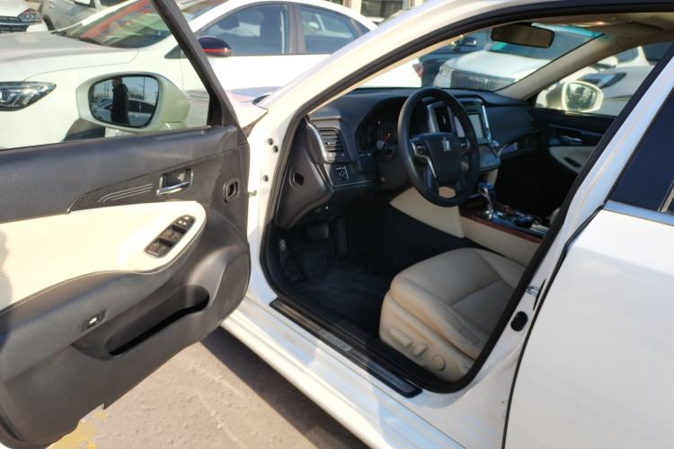 Used Toyota Crown 2015 2.0T Fashion Edition
