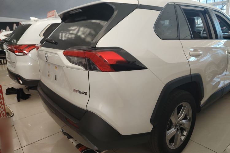 Used Toyota RAV4 2020 2.0L CVT Two-Wheel Drive Fashion PLUS Edition
