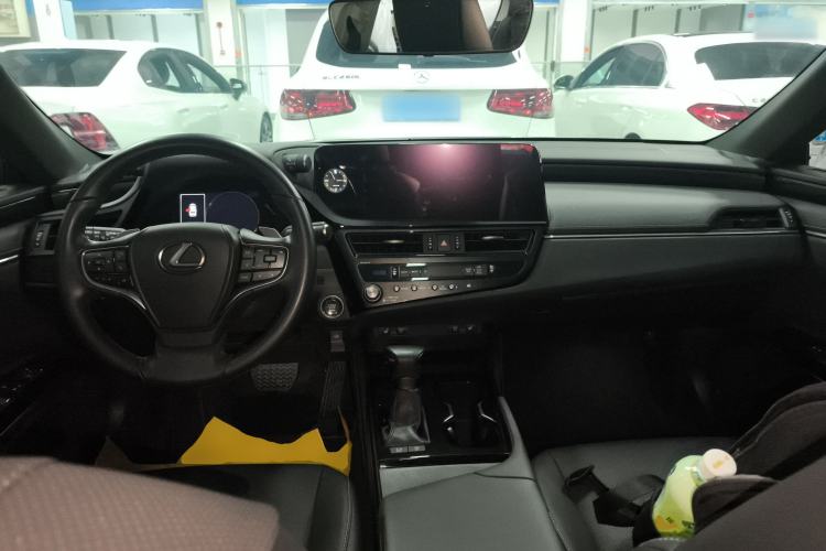 Used Lexus ES 2022 200 Excellence Edition
