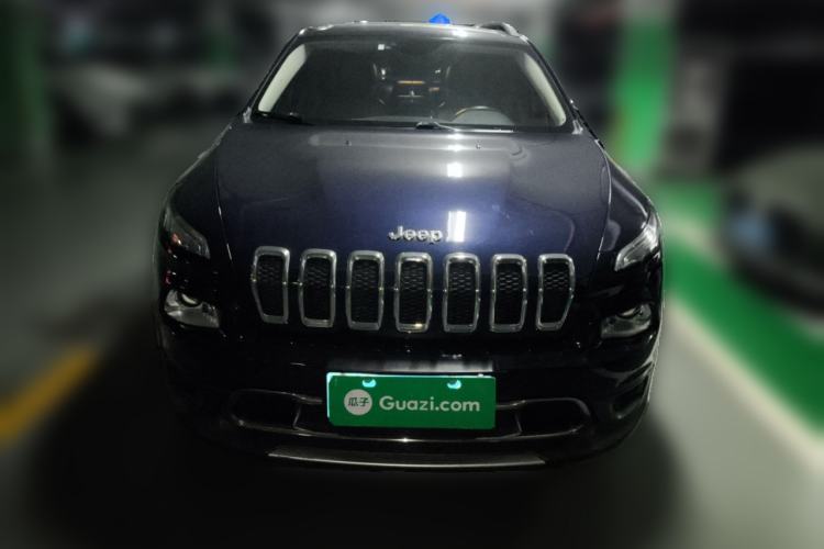 Used  Cherokee 2016 2.4L Superior Edition