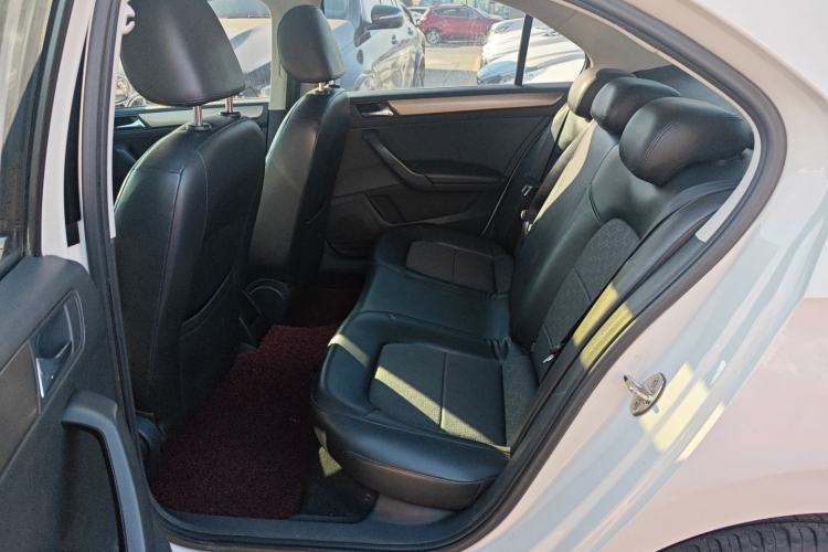 Used Volkswagen Santana 2015 1.4L Manual Comfort Edition
