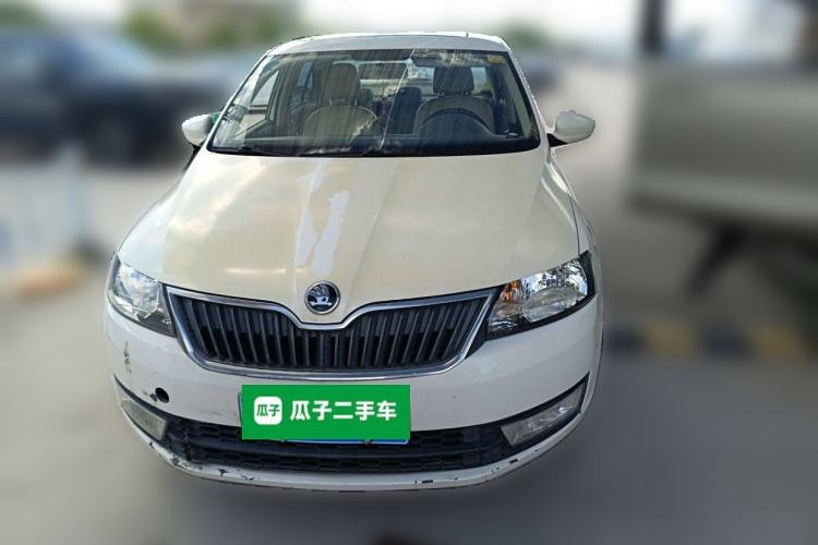 Used Skoda Rapid 2015 1.6L Manual Smart Selection Model
