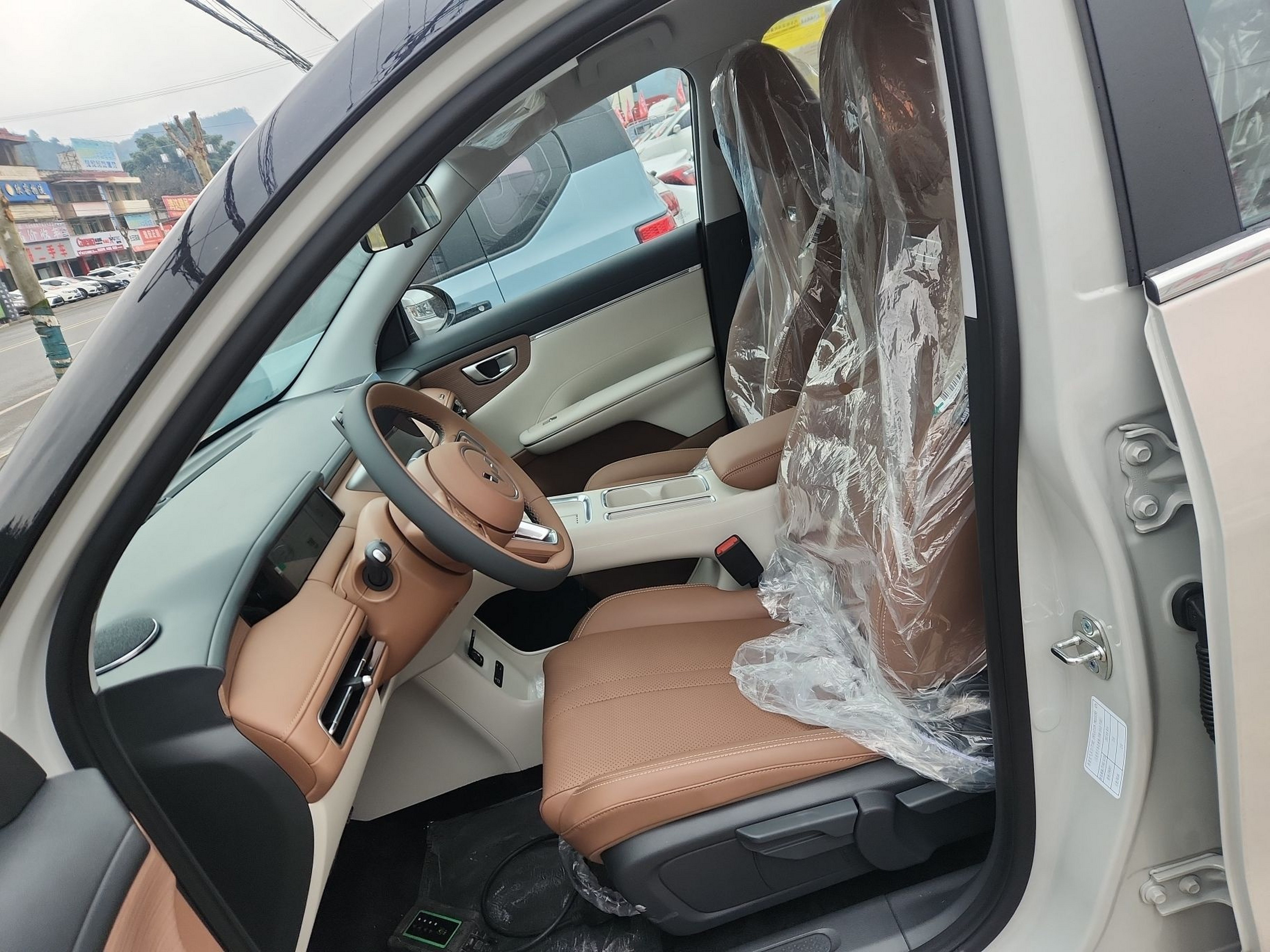 المقاعد الأمامية داخل السيارة