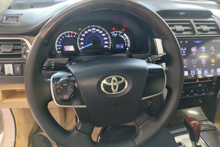 Used Toyota Camry 2015 2.0G Premier Edition
