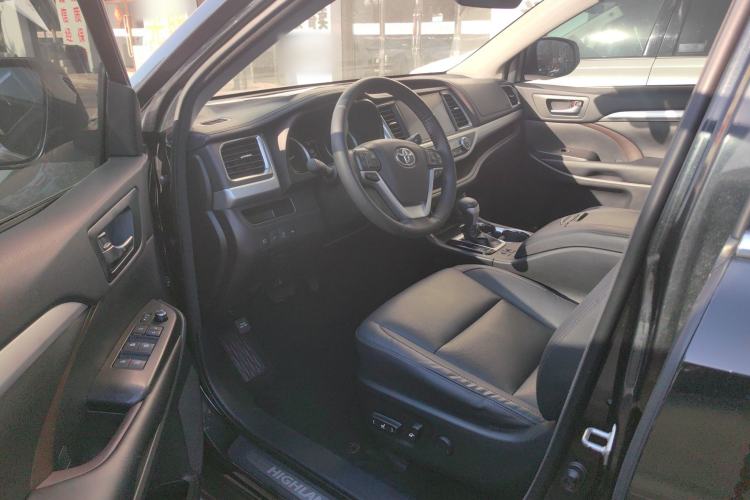 Used Toyota Highlander 2018 2.0T Four-Wheel Drive Prestige Version 7 Seats China VI Standard