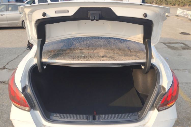 Used MG 5 2023 180 DVVT CVT Luxury Edition
