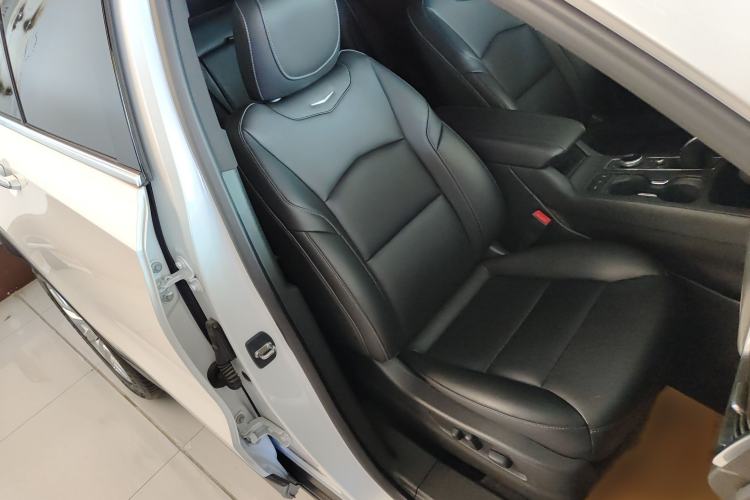 Used Cadillac XT4 2021 28T Two-Wheel Drive Luxury Version
