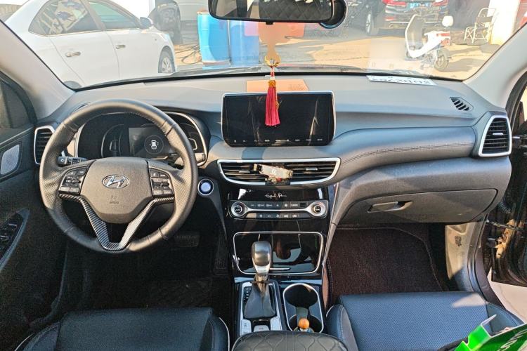 Used Hyundai Tucson 2020 280TGDi Two-Wheel-Drive GLS Fashion Edition China VI Standard
