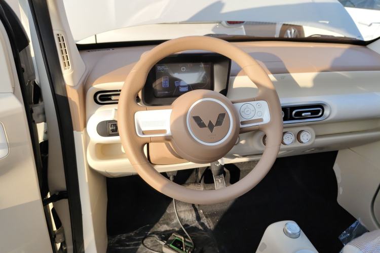 Used Wuling Hongguang MINIEV 2024 3rd Generation 215km Youth Edition
