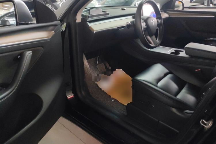 Used Tesla Model Y 2022 Long-Range All-Wheel-Drive Version