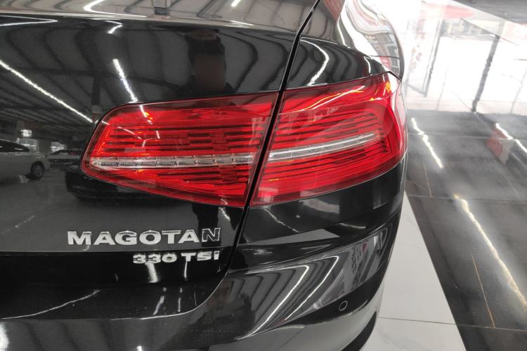 Used Volkswagen Magotan 2018 330TSI DSG Luxury Model
