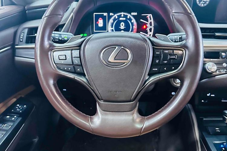 Used Lexus ES 2020 200 Excellence Edition
