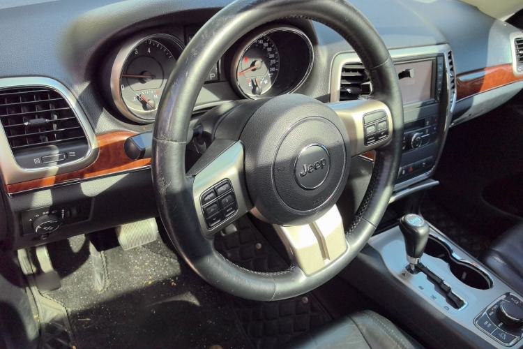 Used  Grand Cherokee 2013 3.6L Luxury Navigation Edition
