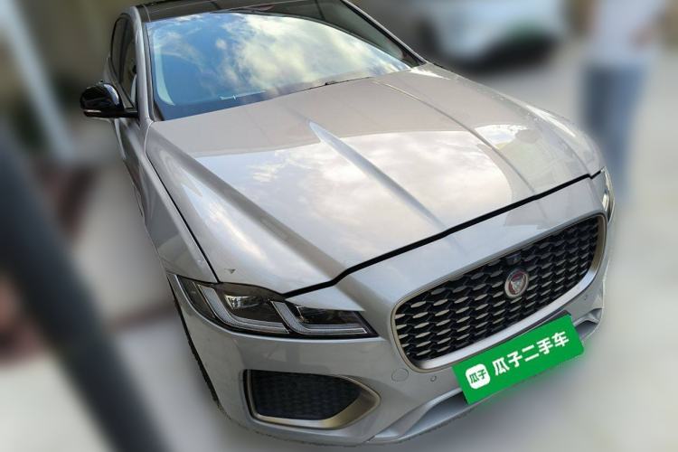 Used Jaguar XFL 2023 XFL 2.0T P250 Two-Wheel-Drive Prestige Luxury Gold Edition
