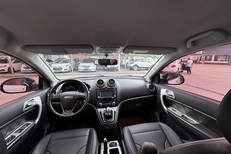 Used Haval H6 2016 Upgraded Model 1.5T Manual Two-Wheel Drive Urban Version
