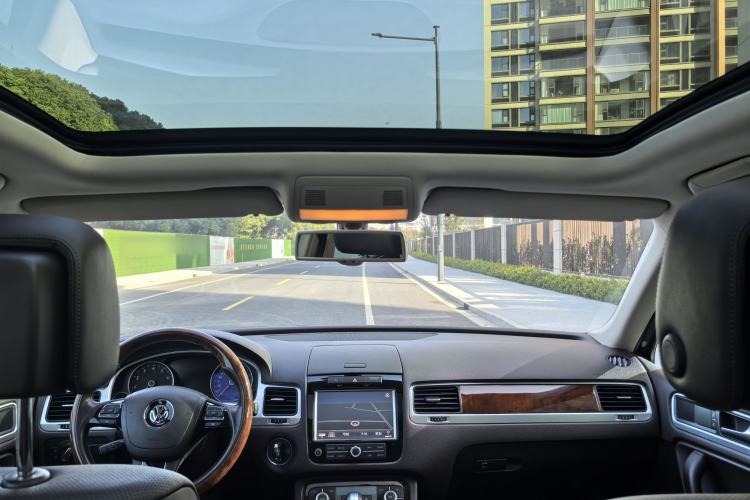 Used Volkswagen Touareg 2011 3.0 TSI Comfort Version
