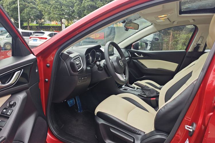 Used Mazda Mazda 3 Axela 2014 Sedan 2.0L Automatic Flagship Model
