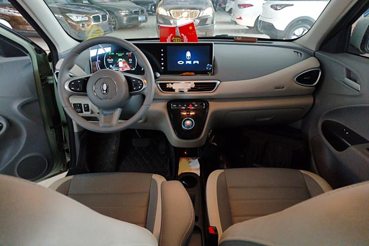 Used ORA White Cat 2022 Xiaoyue Mao Edition 360 km Luxury Model Lithium NMC
