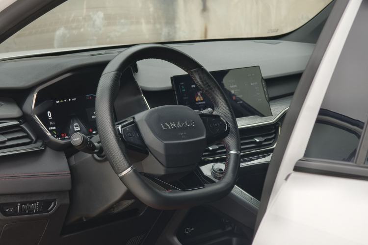 Used Lynk & Co 06 2020 1.5T JinPro model
