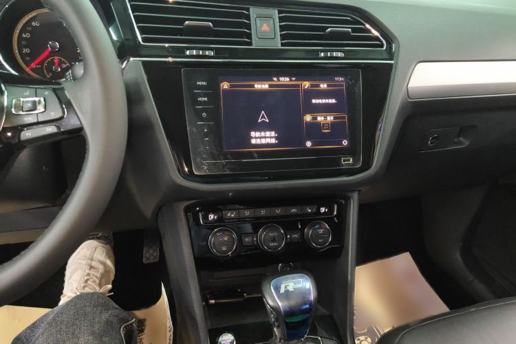 Used Volkswagen Tiguan L 2020 330TSI Automatic Two-Wheel Drive Smart Luxury Edition China VI Standard
