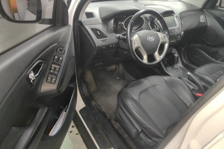 Used Hyundai ix35 2013 2.0L Automatic Two-Wheel Drive Smart GLS China IV Standard
