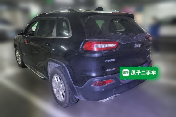 Used  Cherokee 2016 2.4L Professional Edition