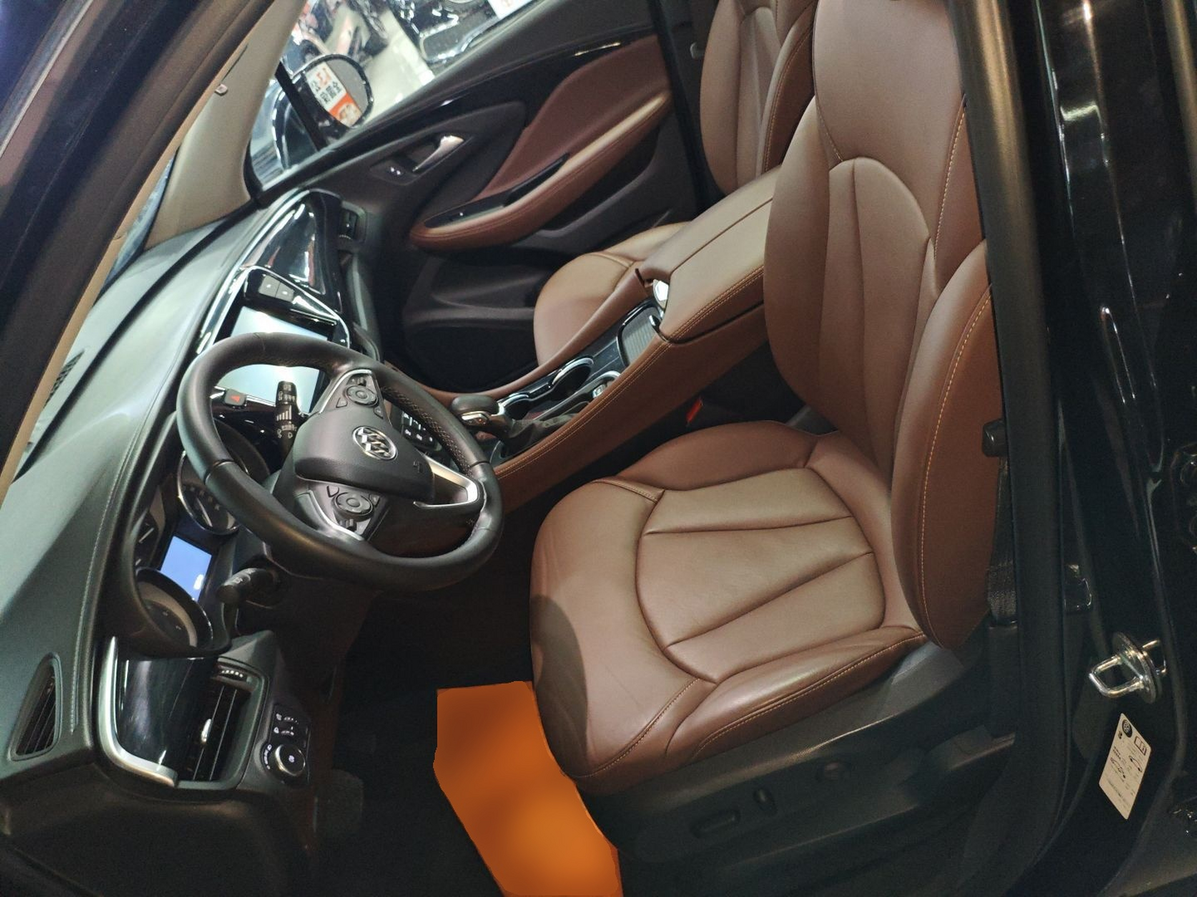 Переднее сиденье в автомобиле