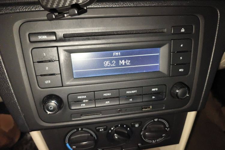 Used Skoda Rapid 2013 1.6L Automatic Smart Selection Model
