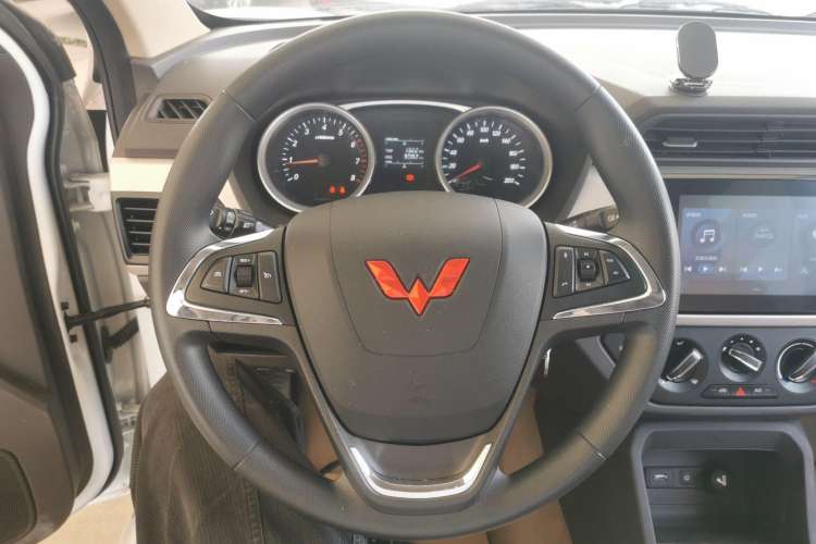 Used Wuling Hongguang 2021 1.5L Facelifted S Comfort Version with Electric Power Steering LAR
