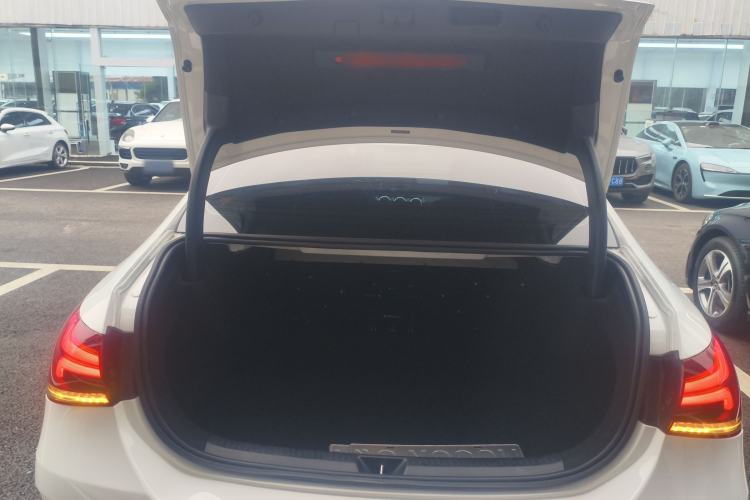 Used Mercedes-Benz A-Class 2022 Restyled A 200 L Sport Sedan Fashion Version
