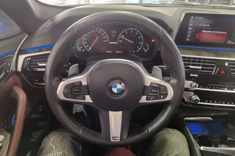 Used BMW 5 Series 2019 Facelifted 530Li Leading Edition M Sport Package
